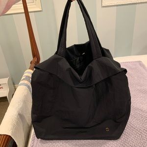 Lululemon On My Level 19L bag! Used once!!!